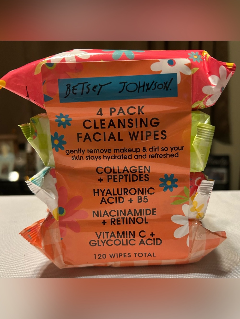 Betsey Johnson Cleansing Facial Wipes - 4 Pack